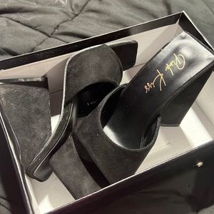 Black “Aaliyah” Heels